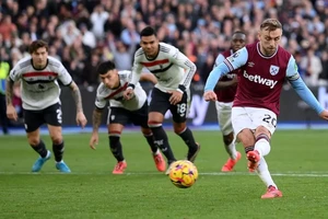 Premier League ra tuyên bố về tranh cãi VAR trong trận đấu của MU và Chelsea