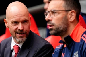 'Tôi rất tức giận khi Van Nistelrooy từ chức’