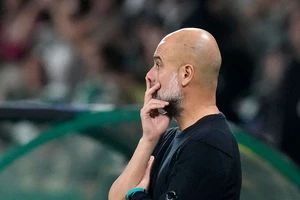 Pep Guardiola chế nhạo MU một cách tàn bạo