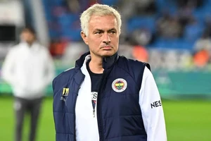 Mourinho sẽ trở lại dẫn dắt 1 CLB ở Premier League khi chia tay Fenerbache