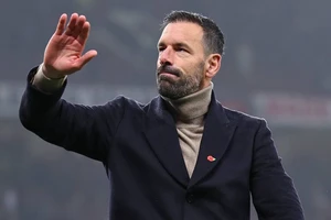 Van Nistelrooy bộc lộ bản chất thật qua thông điệp chia tay MU