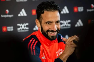 MU sẵn sàng cạnh tranh với Man City sau lời cầu xin của Amorim