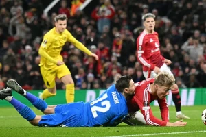 Hojlund tiết lộ những gì Amorim nói trước khi ghi cú đúp cho MU