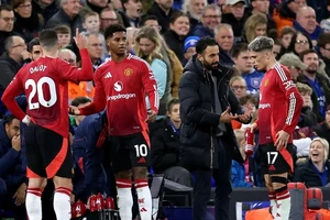 Đội hình xuất phát của MU trước Everton