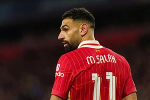 Salah nắm giữ mọi lá bài trong cuộc chiến với Liverpool