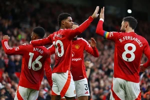 MU hủy diệt Everton với 2 cú đúp