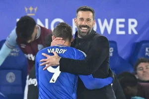 Van Nistelrooy tạo nên lịch sử Premier League cùng Leicester City
