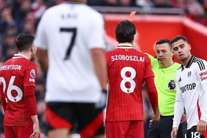 Premier League ra tuyên bố về 2 tranh cãi trong trận hòa của Liverpool