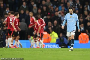 Man City đá như đội U-15 trước MU, Pep Guardiola thừa nhận mình không đủ giỏi