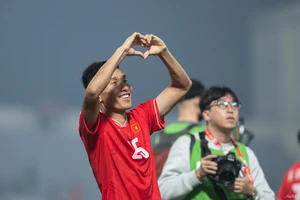 HLV Kim Sang-sik chỉ ra cầu thủ vô cùng đặc biệt, tuyển Việt Nam lên đường sang Thái Lan