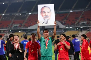 Thủ môn Đình Triệu: ‘Trong mơ tôi cũng không nghĩ vô địch AFF Cup’