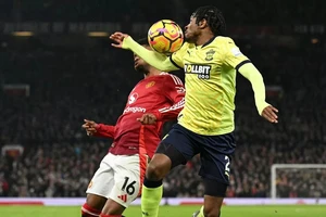 Premier League ra tuyên bố về quả phạt đền bị từ chối của MU