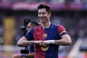 Giành chiến thắng tối thiểu, Barca áp sát Real Madrid và Atletico