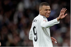 Real Madrid bị cầm hòa, Ancelotti bất mãn với trọng tài