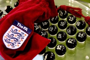 Xác định đối thủ của MU và Man City ở vòng 5 FA Cup