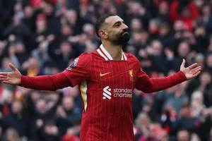 Thắng Wolves, Liverpool tái lập khoảng cách với Arsenal