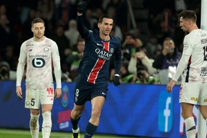 HLV Luis Enrique so sánh Liverpool với đội vừa bị PSG đánh bại 4-1