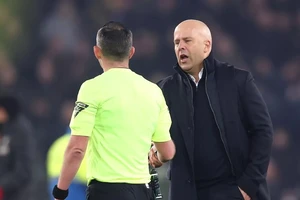 Premier League đề xuất thay đổi luật lớn sau sự cố của HLV Slot