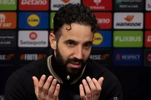 Chelsea ký hợp đồng với mục tiêu hàng đầu của MU, Amorim sốc