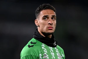 Cầu thủ bị MU ruồng bỏ ra quyết định chuyển nhượng