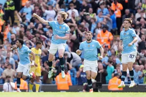 Man City tiếc nuối vì mất De Bruyne, Pep Guardiola phản ứng