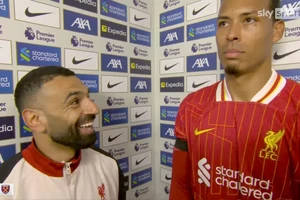 Salah vô tình hé lộ thông tin về tương lai của Van Dijk ở Liverpool