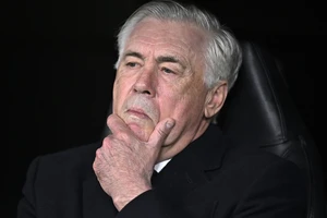 Courtois chỉ trích các đồng đội, Ancelotti không quan tâm việc bị Real Madrid sa thải