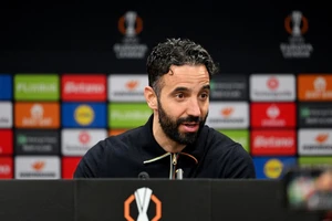 Amorim tiết lộ về 2 ngôi sao rời khỏi trận đấu giữa MU và Lyon ngay lập tức