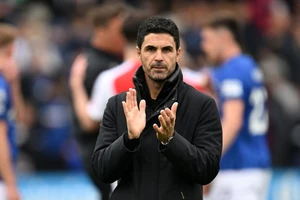 Arteta tiết lộ kế hoạch trì hoãn lễ ăn mừng chức vô địch của Liverpool