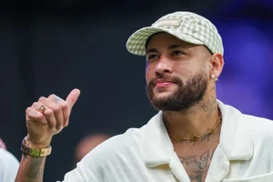 Ngôi sao của Chelsea rơi nước mắt trước thông điệp chân thành của Neymar