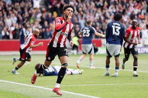 MU trắng tay trên sân khách