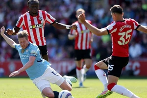 Man City không thắng đội cuối bảng Premier League