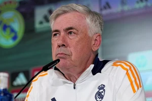 Ancelotti khó chịu với hành động của tuyển Brazil