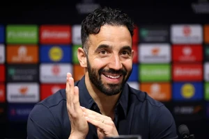 MU xác nhận đội hình đá chung kết Europa League