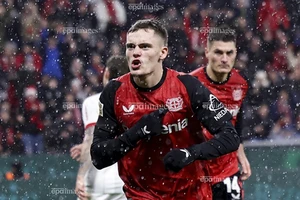 Kỷ lục chuyển nhượng của bóng đá Anh bị phá vỡ