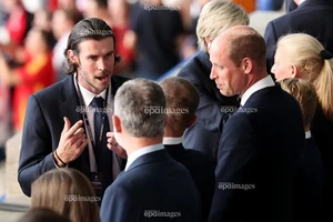 Bale bất ngờ chuẩn bị trở lại với bóng đá Anh