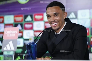 Alexander-Arnold bị cáo buộc nói dối trong ngày ra mắt Real Madrid