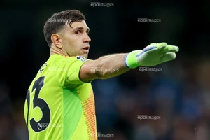 Martinez gia nhập MU giúp có thêm 2 bản hợp đồng lớn