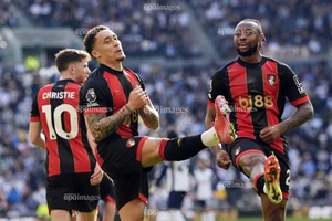 Vì sao MU từ bỏ chiêu mộ ngôi sao có thể thay thế Salah tại Liverpool?