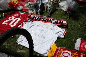 Hàng ngàn người hâm mộ đến Anfield tưởng nhớ Diogo Jota