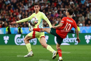 Chuyển nhượng của MU: Mbeumo, Leon, Watkins, Ruiz và 5 ngôi sao