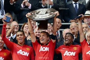 Ngôi sao duy nhất của MU cãi nhau với huyền thoại Vidic