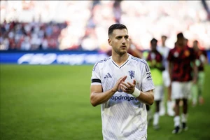 Nội bộ MU lủng củng trong trận hòa Leeds United