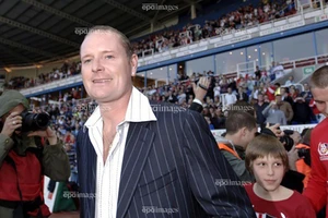 Paul Gascoigne gục ngã bất tỉnh tại nhà