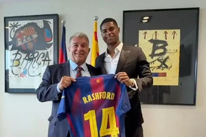 Chủ tịch Barcelona tiết lộ chi tiết gây sốc cuộc đàm phán với Williams và Diaz