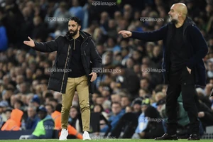 Amorim bắt chước Pep Guardiola