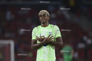 Thần đồng thử việc tại MU gửi lời cảnh báo đến Yamal