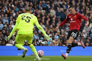 Donnarumma được thuyết phục gia nhập MU