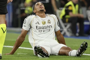 Alexander-Arnold gặp ác mộng ngay phút đầu ra mắt Real Madrid