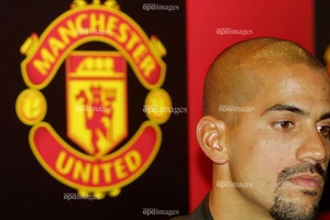 'Tôi không bao giờ nên rời MU để gia nhập Chelsea'